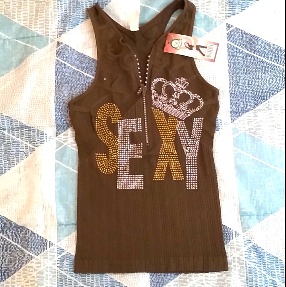 Stretch, one size, dark brown shirt with zipper.